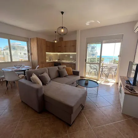 Breeze Seaview Apartment